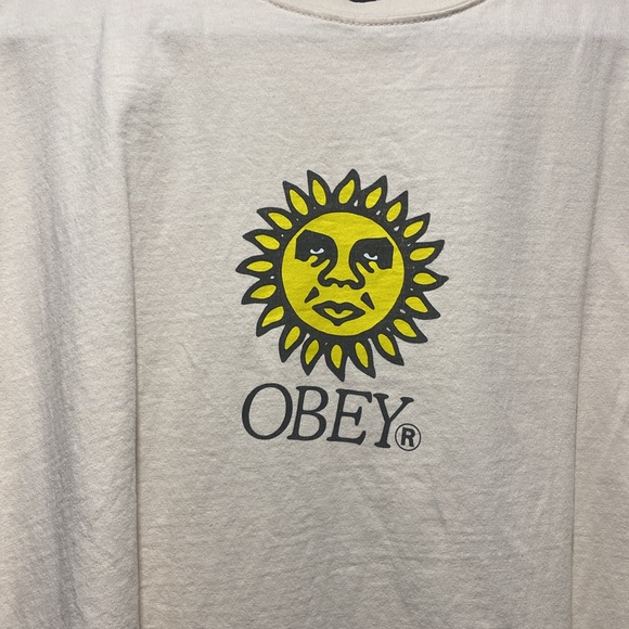 Men’s obey tshirt - Picture 2 of 3
